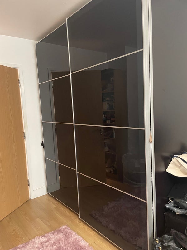 Room Grant Square in Greater London