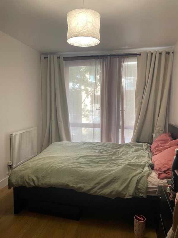 Room Grant Square in Greater London