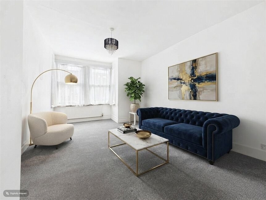Flat Theobald Road in Greater London