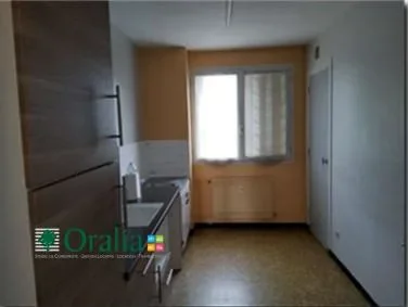 Flat Rue Henri Legay in Villeurbanne