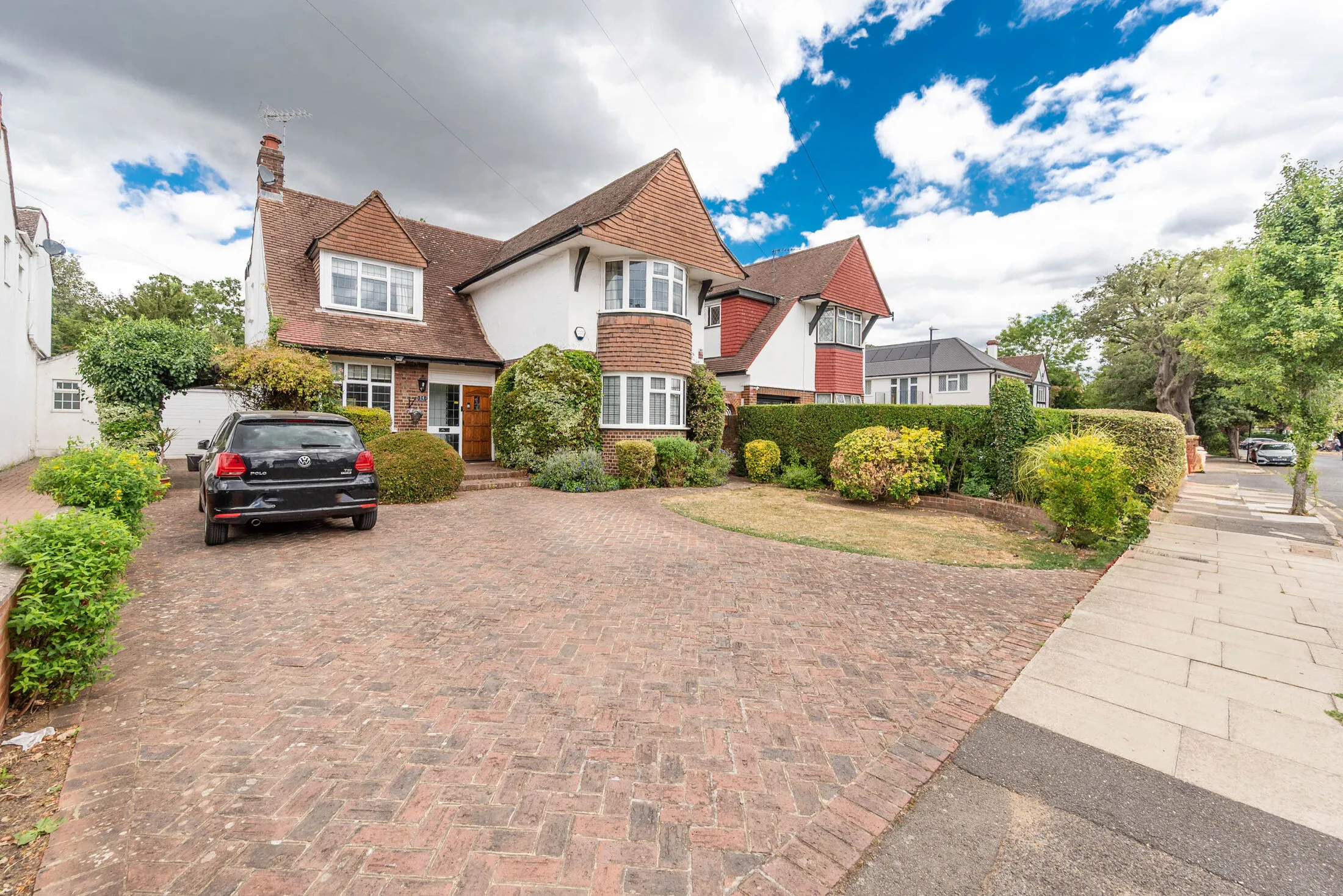 House Cavendish Drive in Greater London