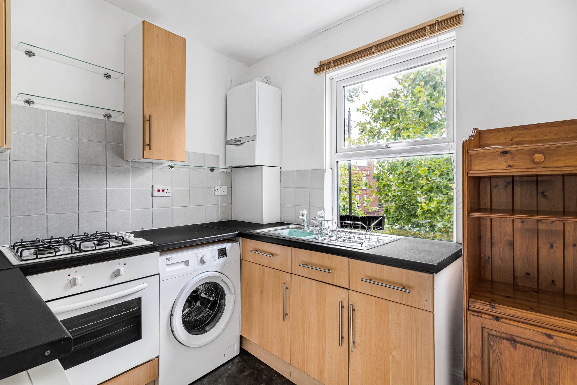 Flat Kingsland Road in Greater London
