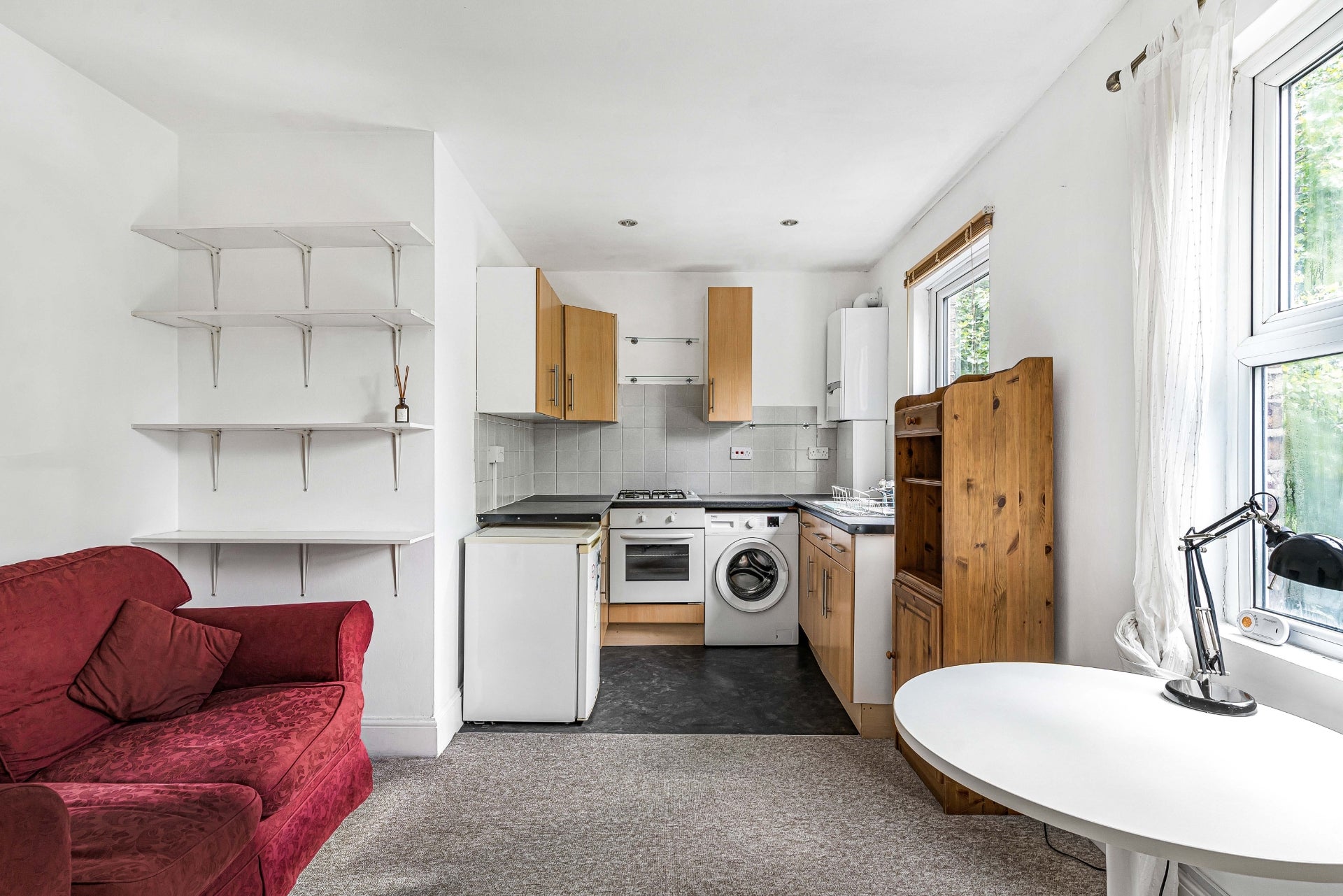 Flat Kingsland Road in Greater London