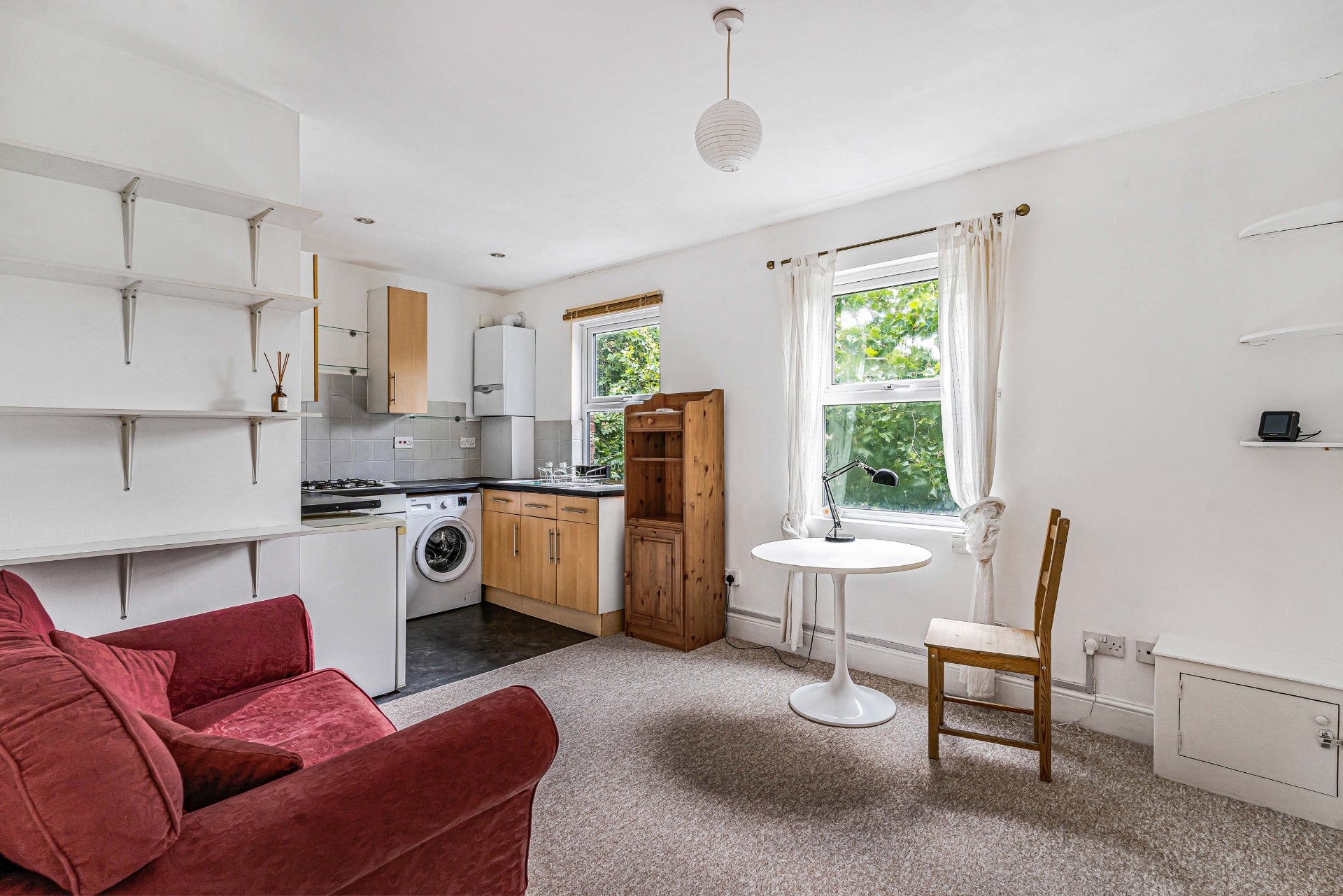 Flat Kingsland Road in Greater London