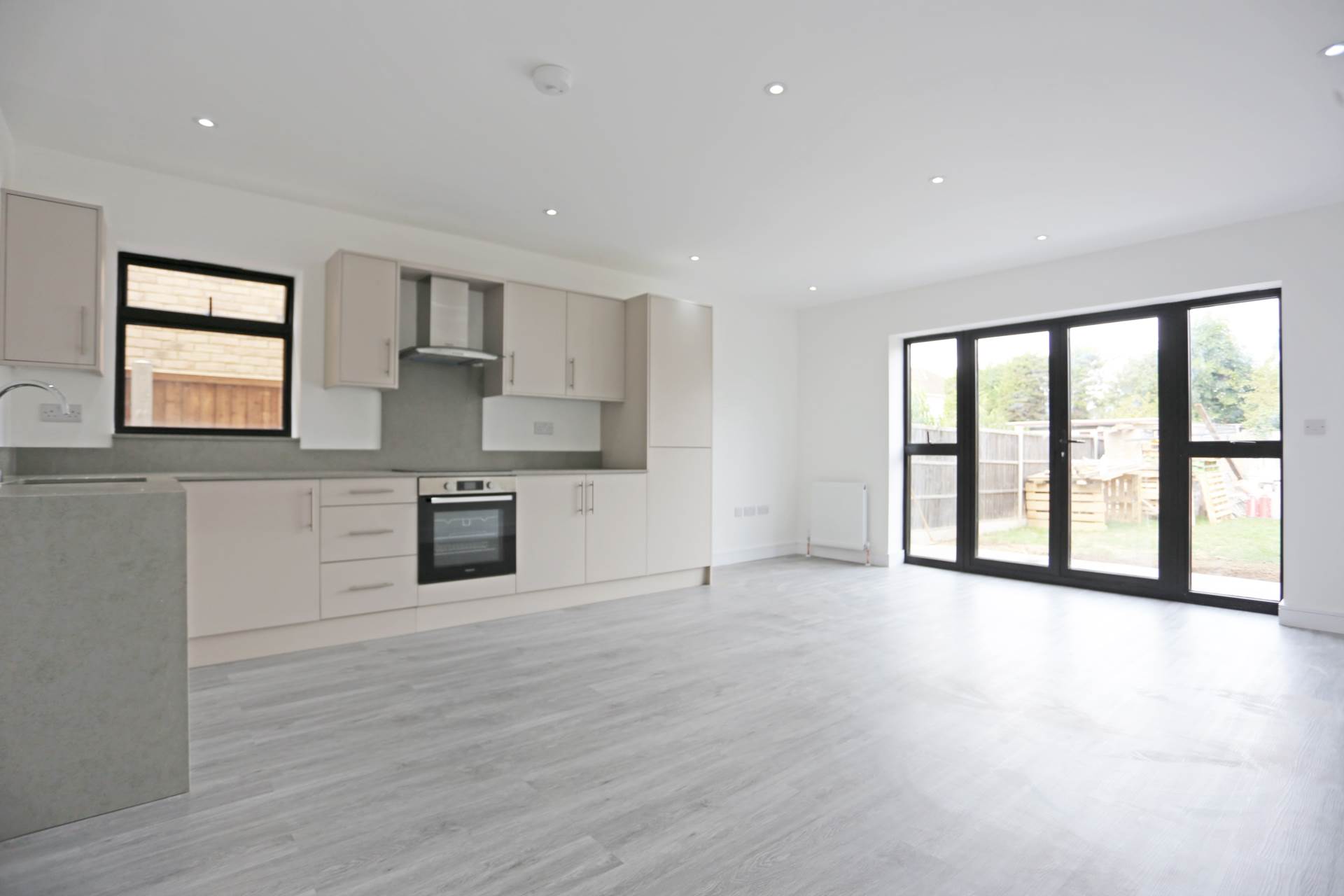 House Edmund Road in Greater London
