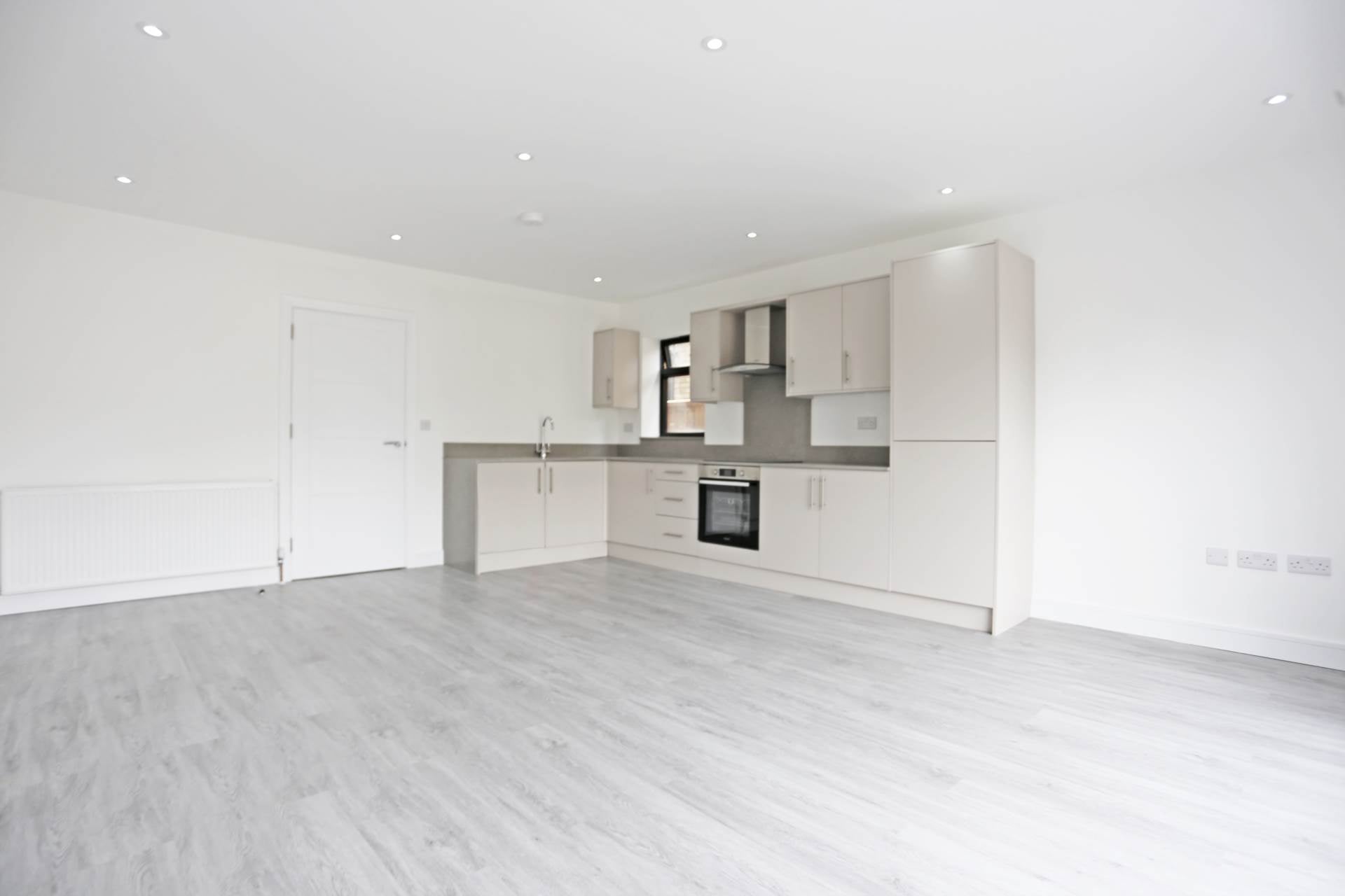 House Edmund Road in Greater London