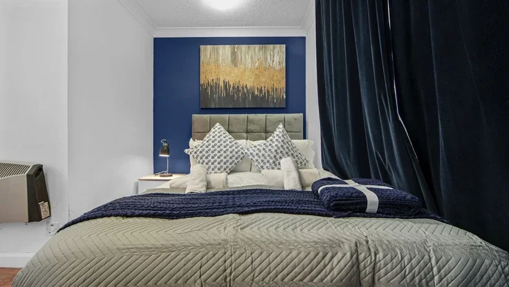 Flat Bartholomew Close in City of London