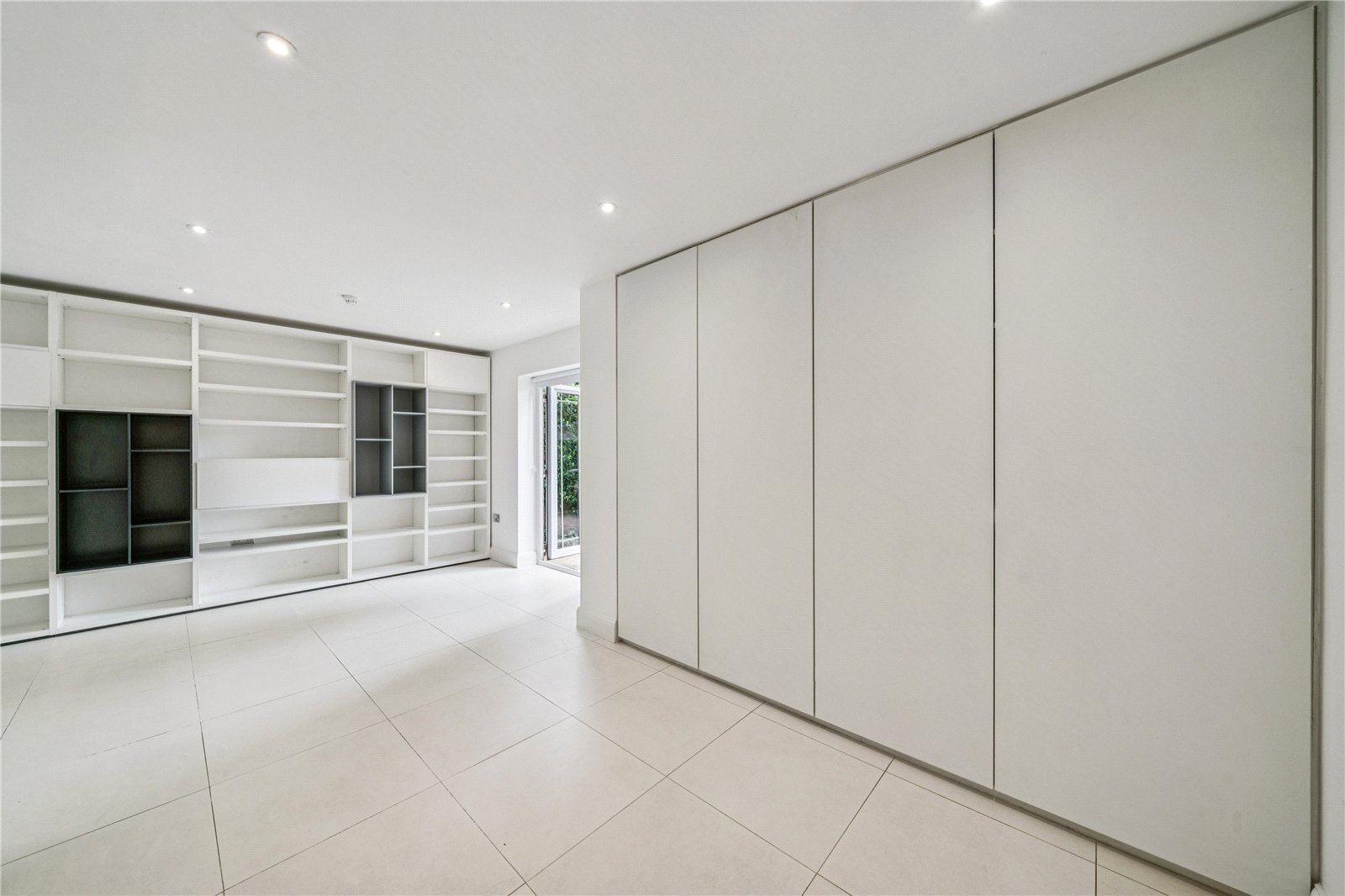 House Courtlands Avenue in Greater London