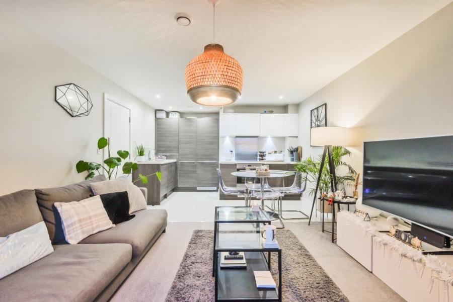 Flat London Road in Surrey Heath