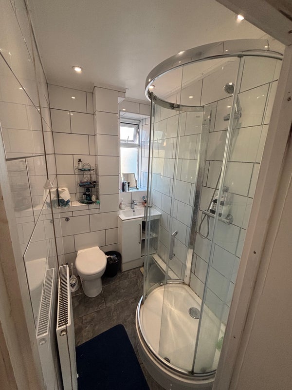 Room Howard Road in Greater London