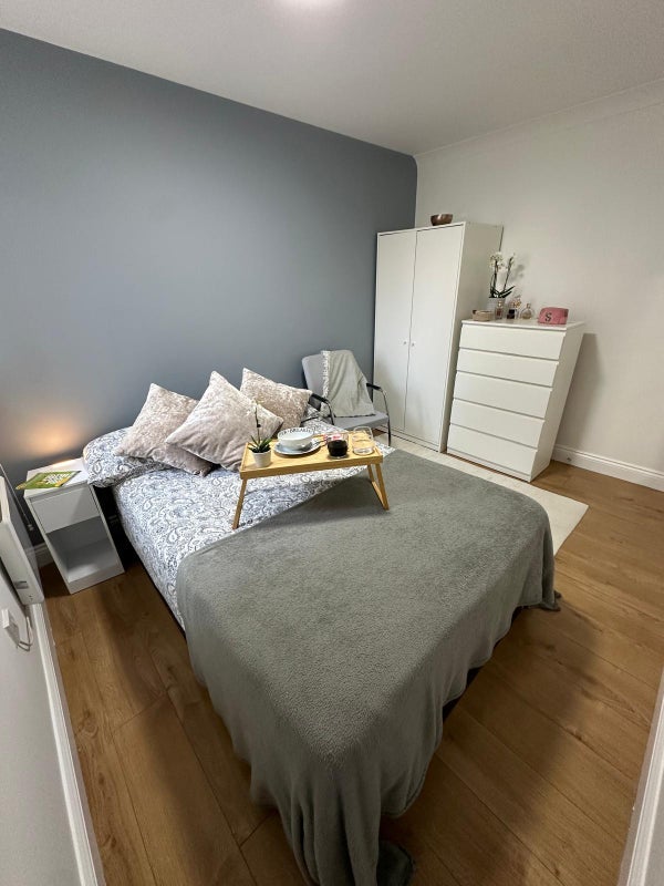 Room East India Way in Greater London