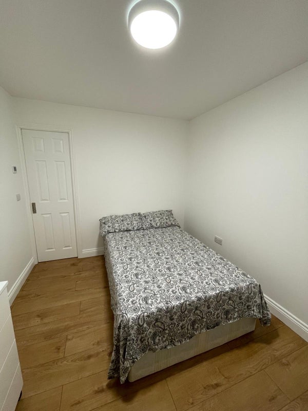 Room East India Way in Greater London