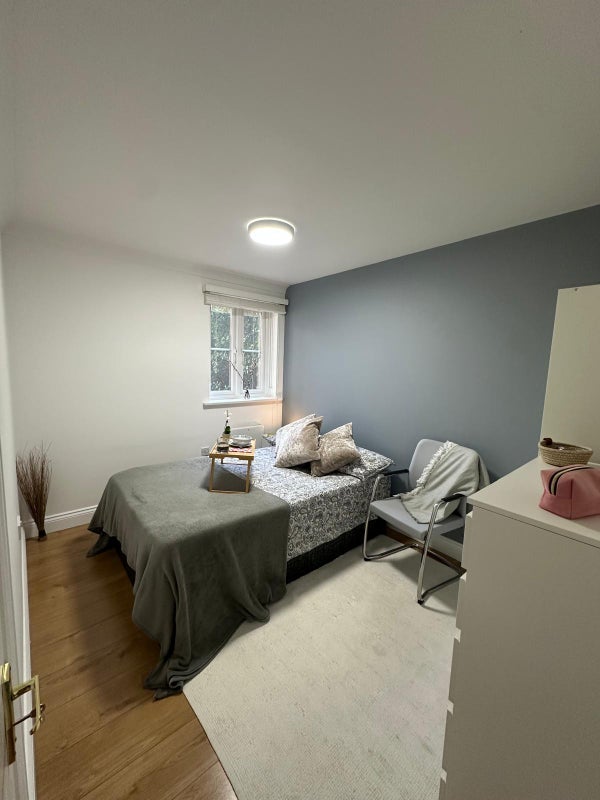 Room East India Way in Greater London