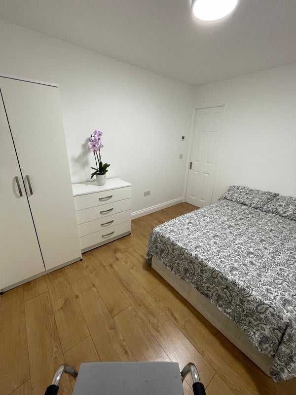 Room East India Way in Greater London