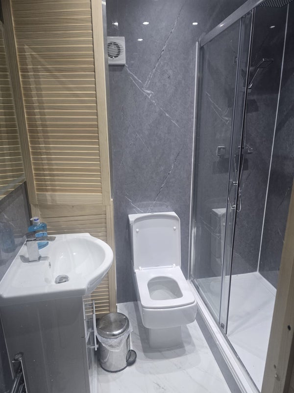 Room Whitewood Park in Liverpool