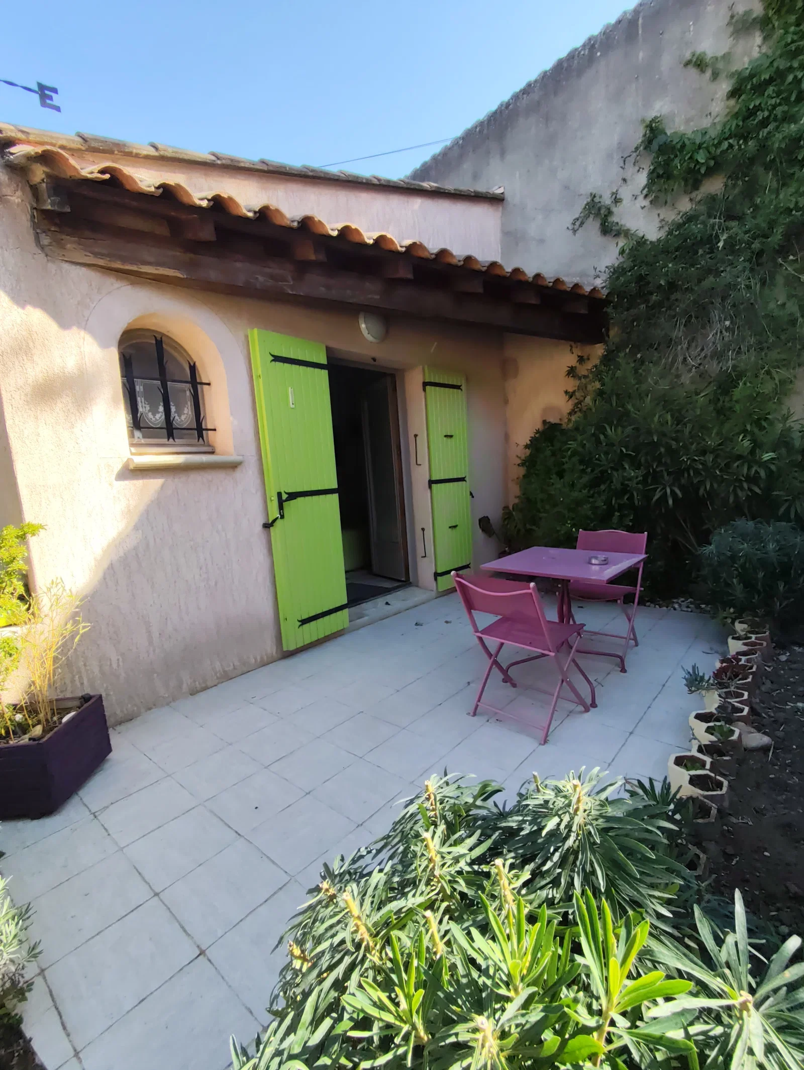 Chambre Rue Haute Bourgade à Donzère