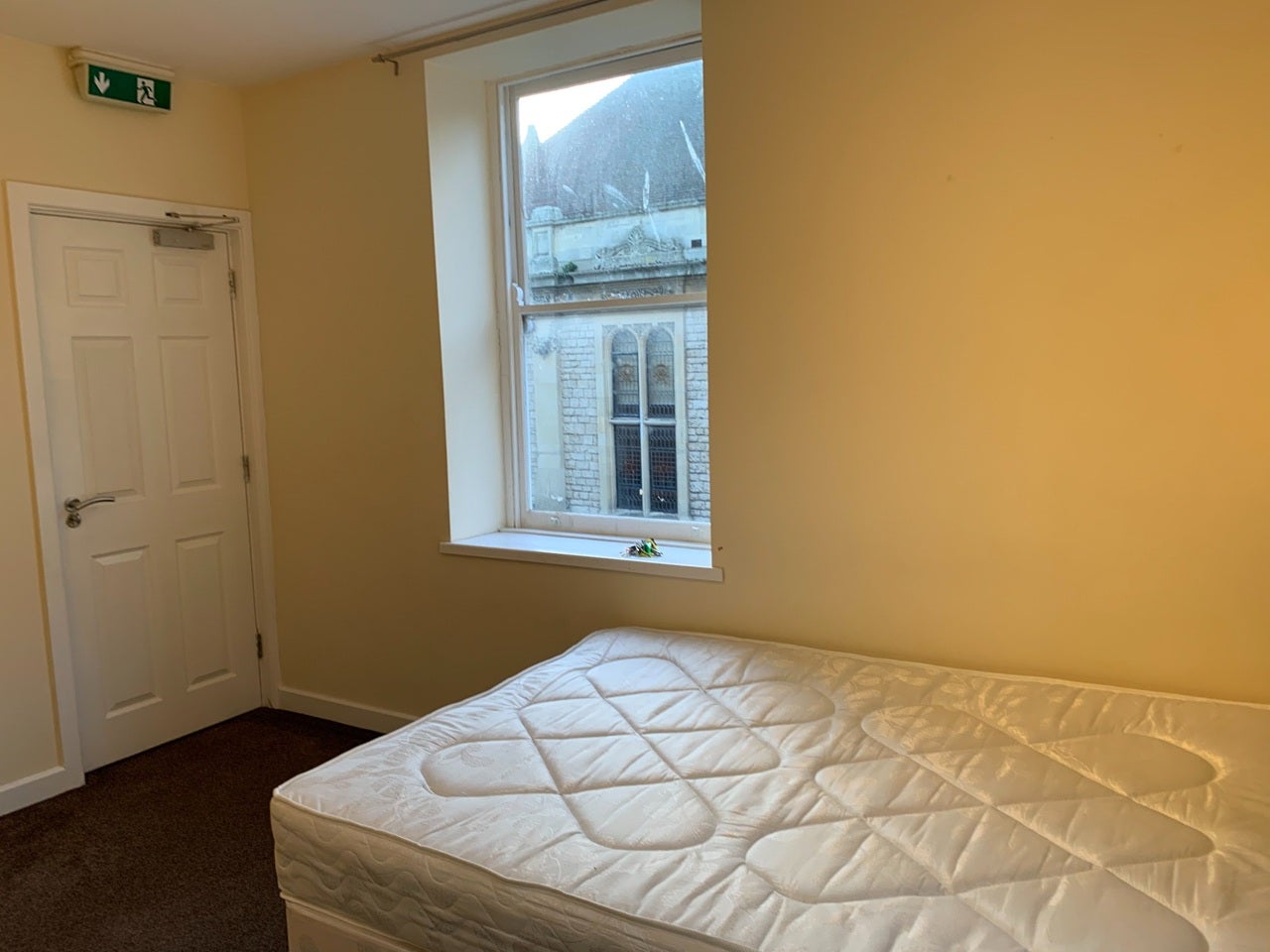 Room Jennings Walk in Gloucester
