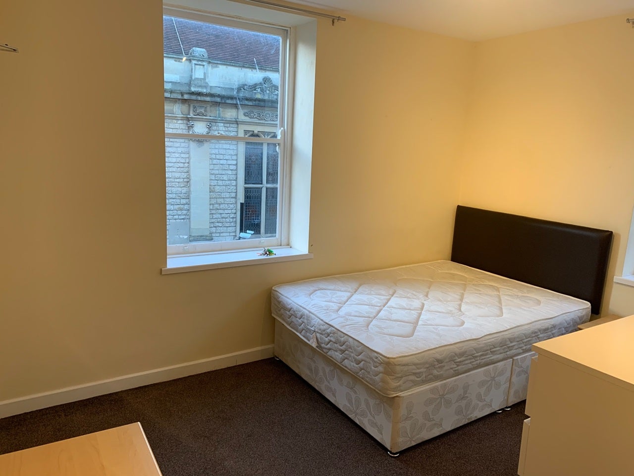 Room Jennings Walk in Gloucester