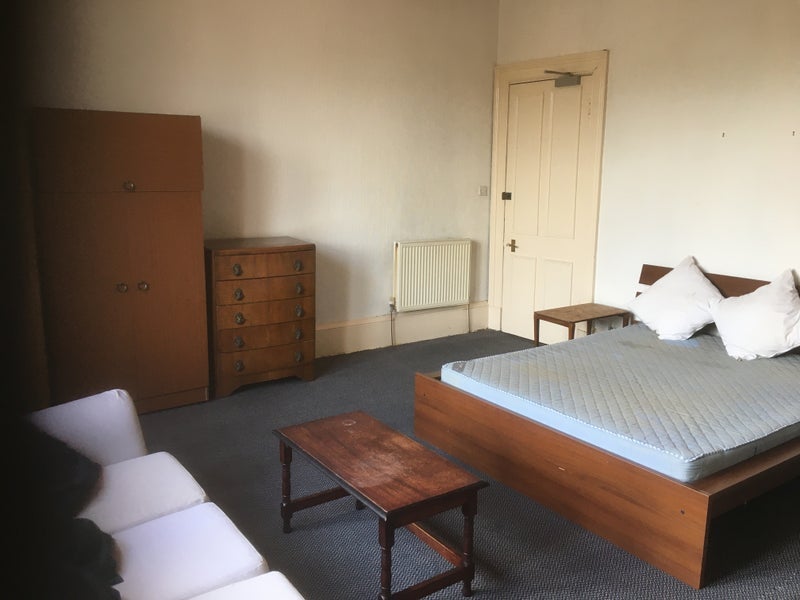 Room Dowanside Lane in Glasgow