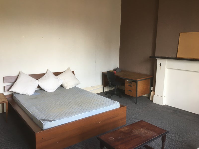Room Dowanside Lane in Glasgow