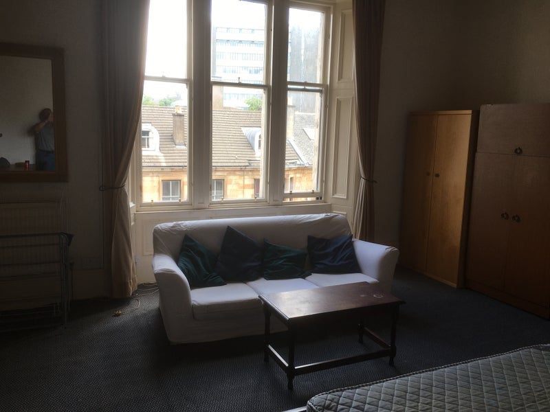 Room Dowanside Lane in Glasgow