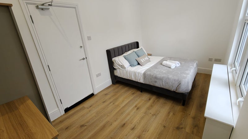 Room Amies Street in Greater London