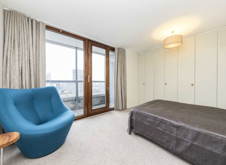 Flat Silk Street in City of London
