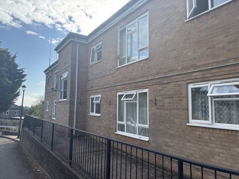 Flat Mayflower Court in Mid Sussex