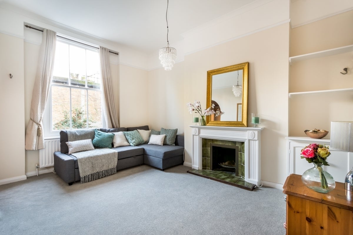 Flat Noel Road in Greater London