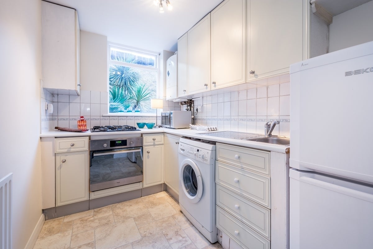 Flat Noel Road in Greater London