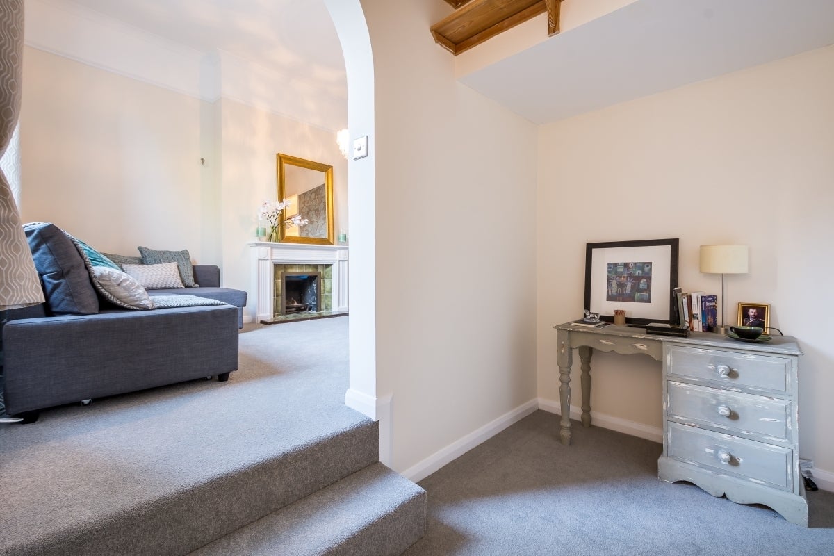 Flat Noel Road in Greater London