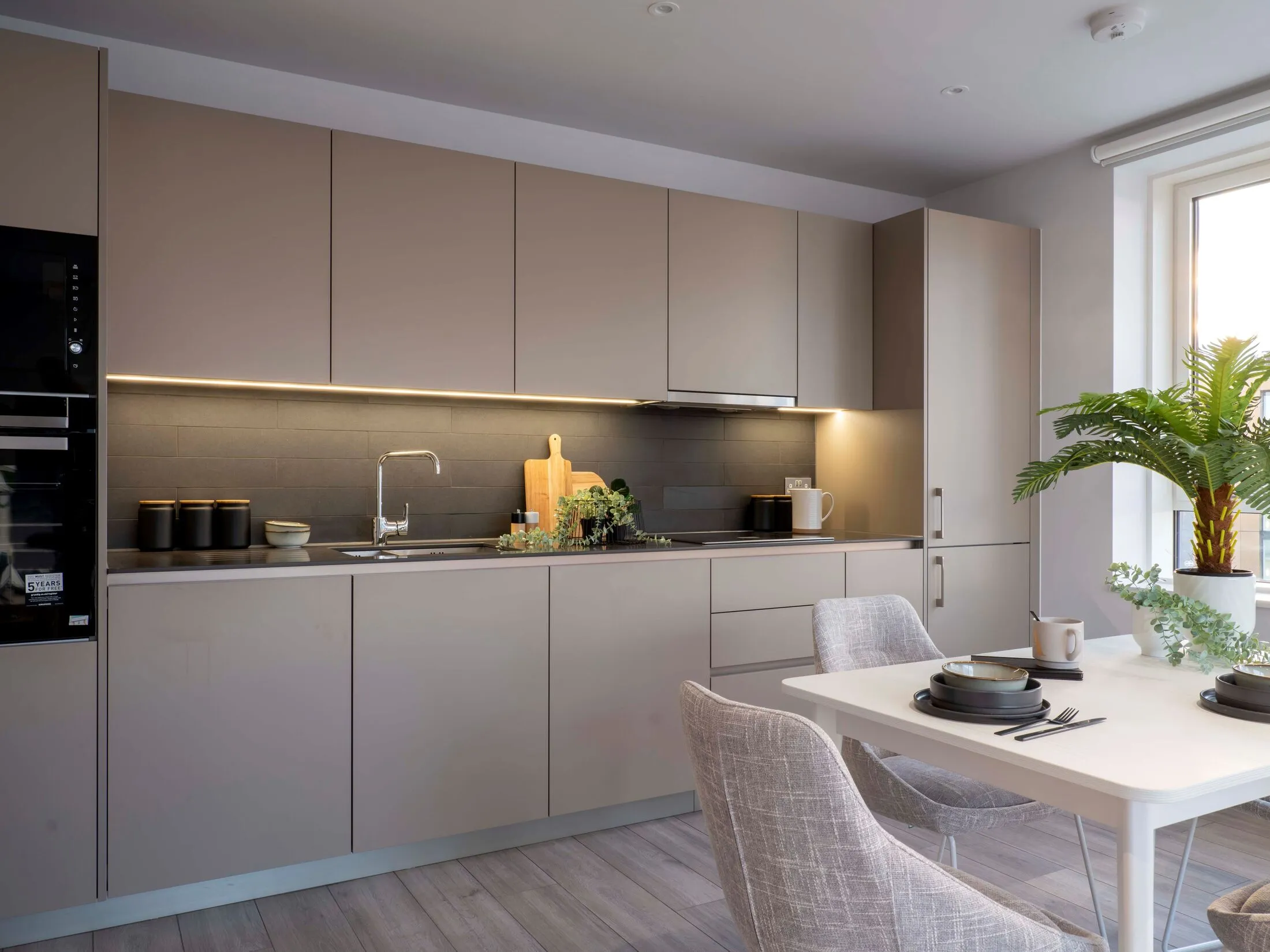 Flat New Lion Way in Greater London