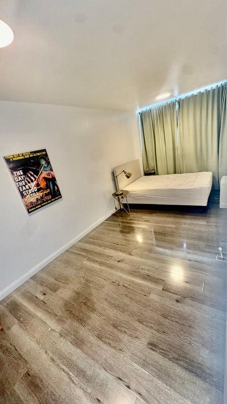Room Stuart Road in Greater London