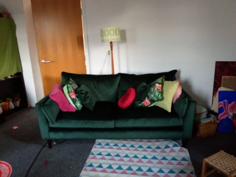 Room Coplaw Court in Glasgow