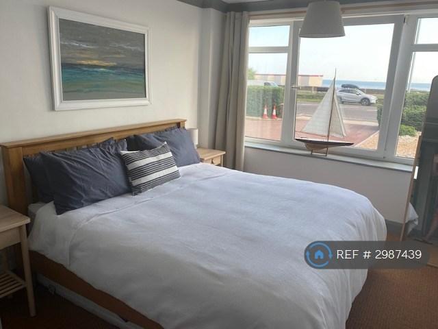 Flat West Parade in Worthing