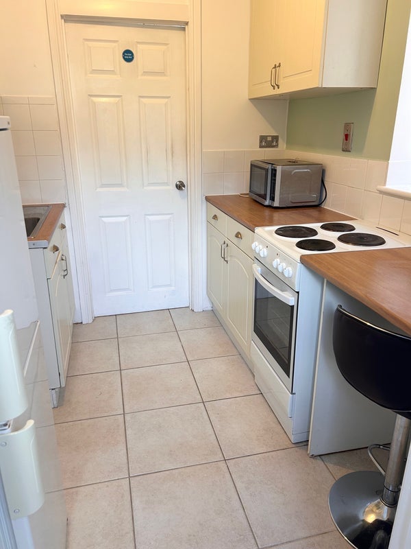 Room Charter Avenue in Coventry