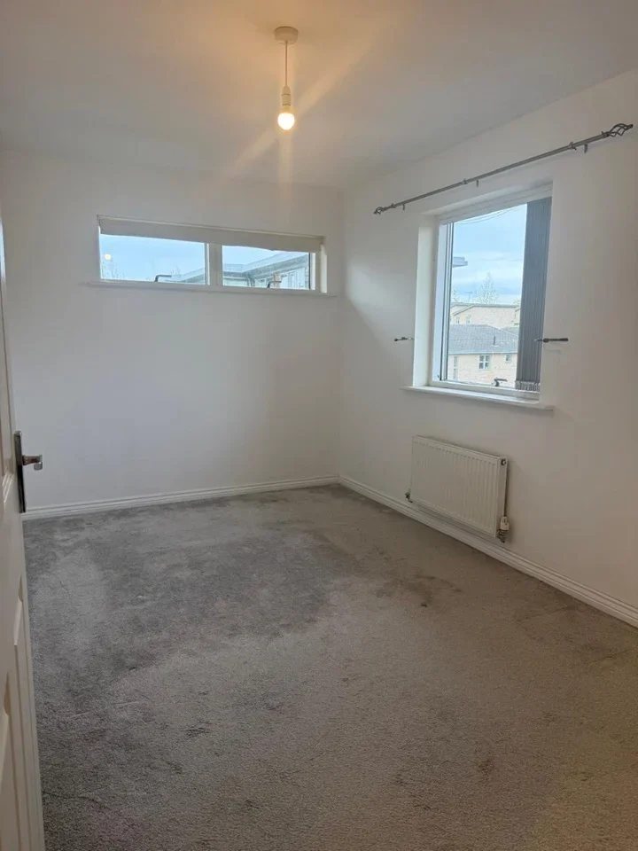 Flat Sotherby Drive in Cheltenham