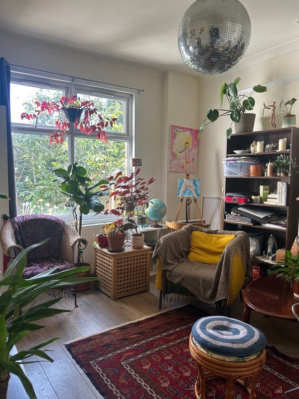 Room Russell Avenue in Greater London