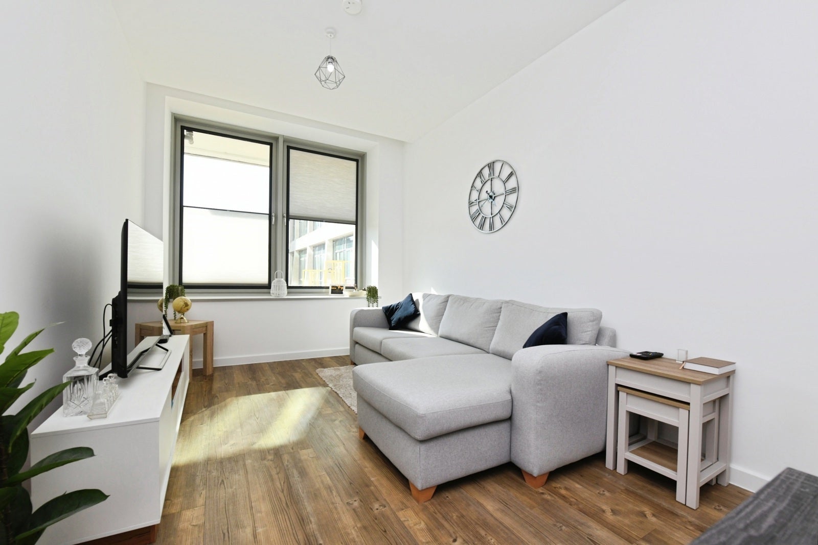 Flat Clive Road in Brentwood