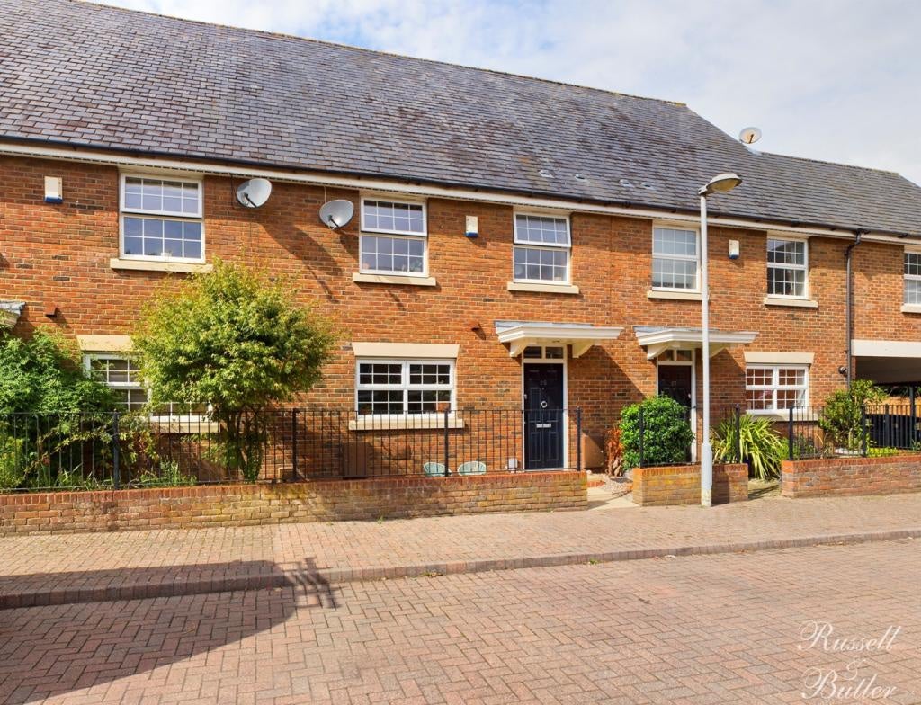 Room Bernardines Way in Buckingham