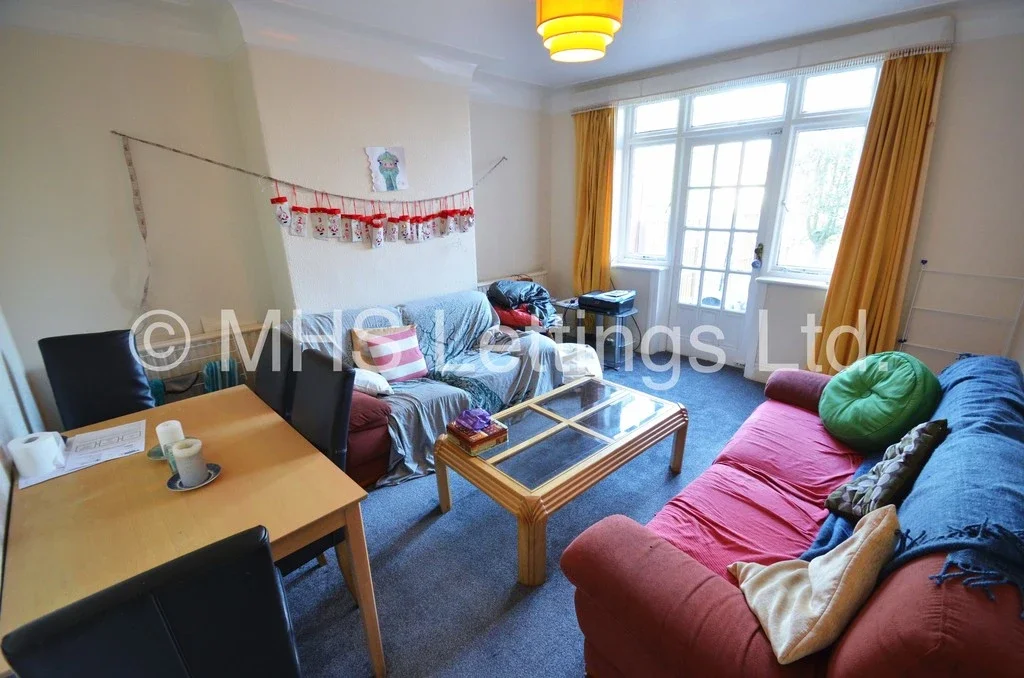 Flat Becketts Park Drive in Leeds