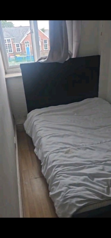 Room Whittle Drive in Salford