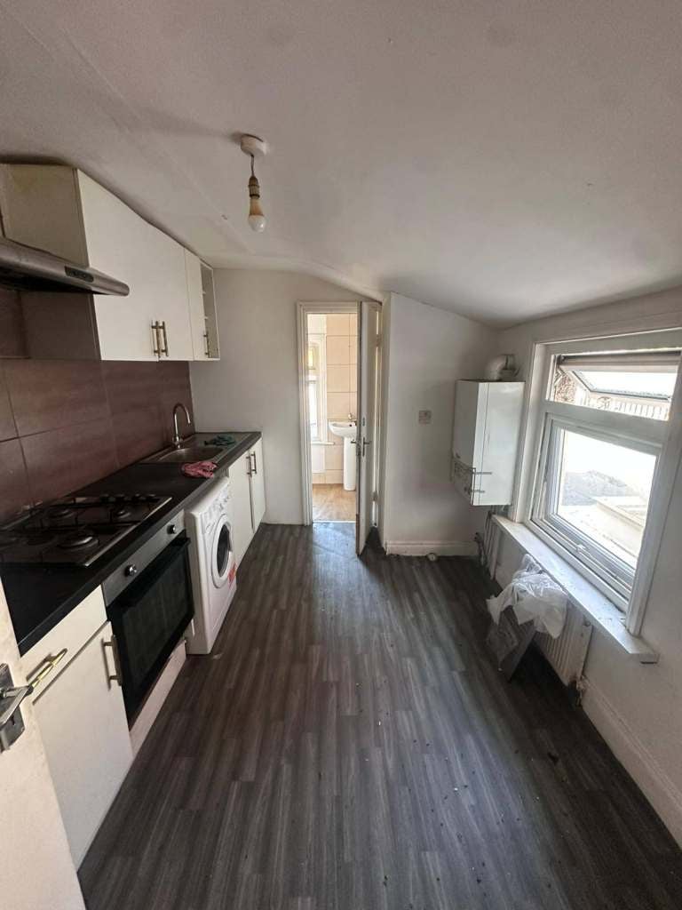 Flat Portway in Greater London