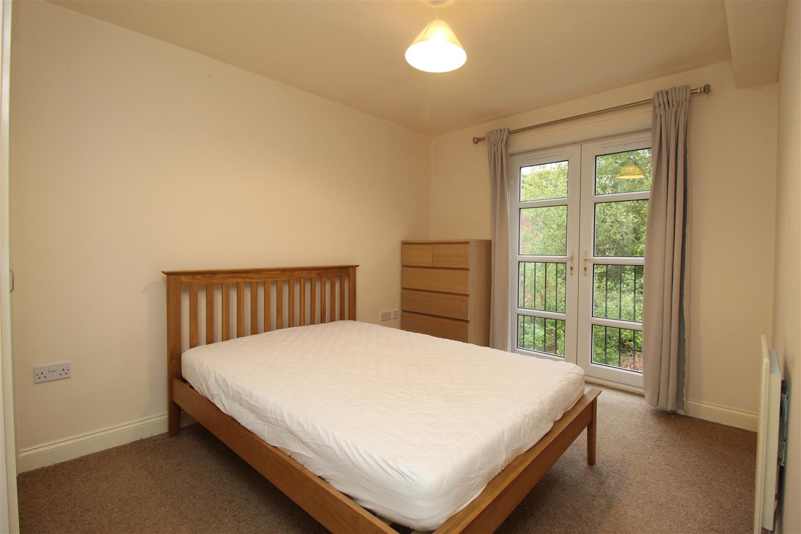 Flat Vicarage Mews in Leeds