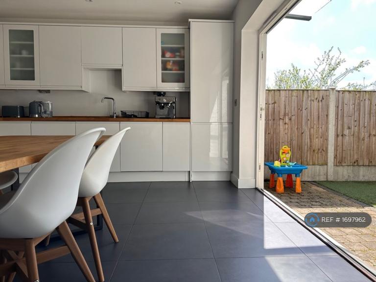 House Richmond Mews in Greater London