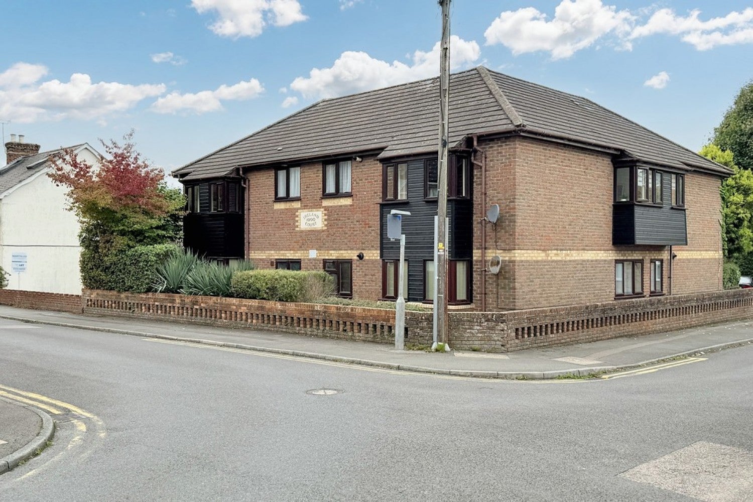 Flat Hythe Road in Ashford