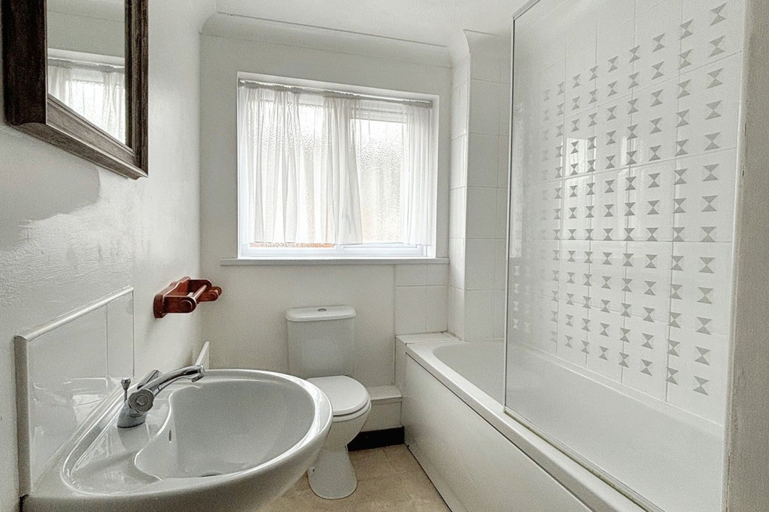Flat Hythe Road in Ashford