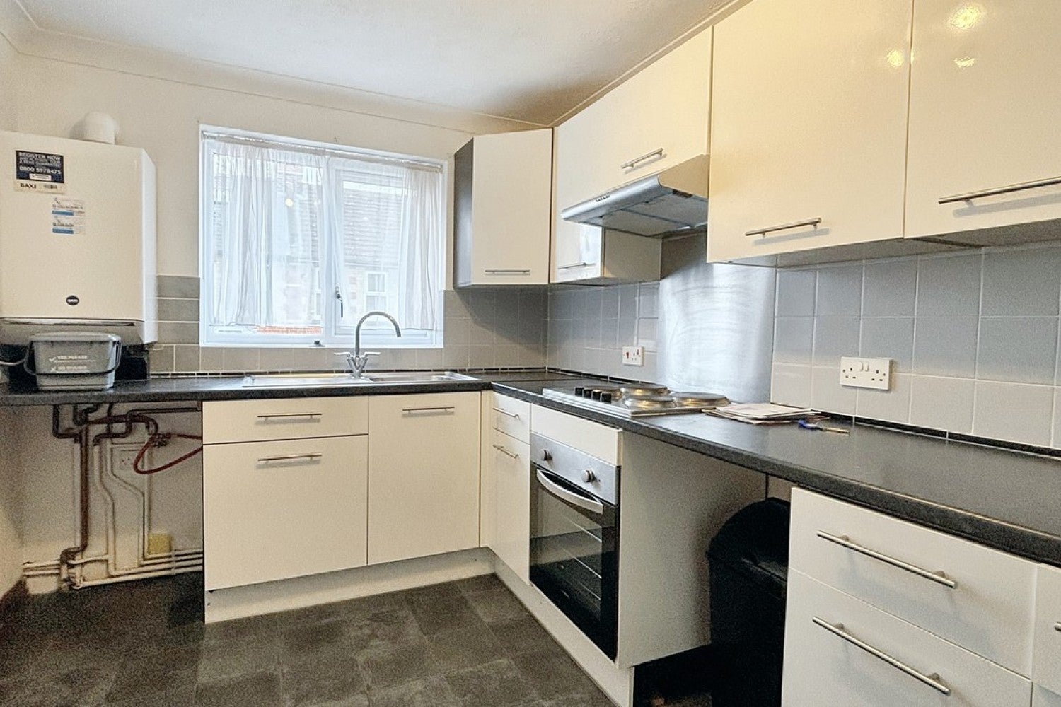 Flat Hythe Road in Ashford