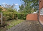 Flat Mount Close in Farnham Royal