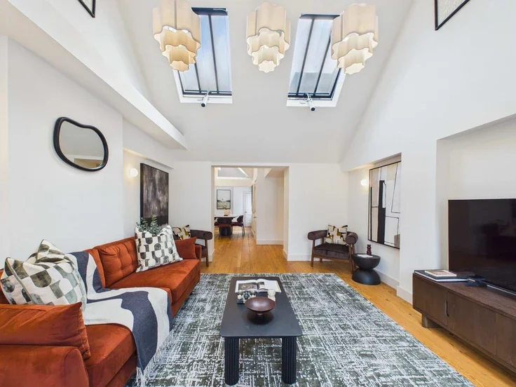 Flat Tavistock Street in City of Westminster